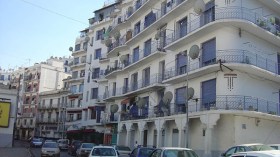 قاطنو حي خليفة بوخالفة بالعاصمة يطالبون بإنهاء “المهزلة”