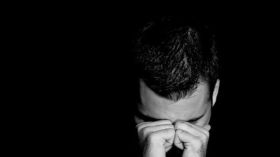 زوجتي يسكنها جن عاشق وأنا أشعر بالغيرة!