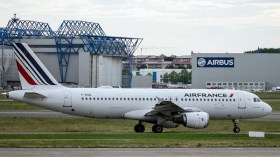 إضراب الجوية الفرنسية يخلط أوراق المسافرين بمطارات الجزائر