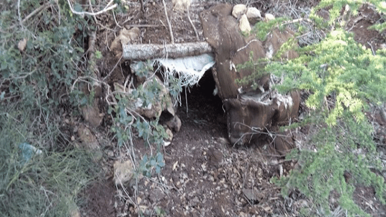 كشف وتدمير مخبأين للجماعات الإرهابية بعين الدفلى