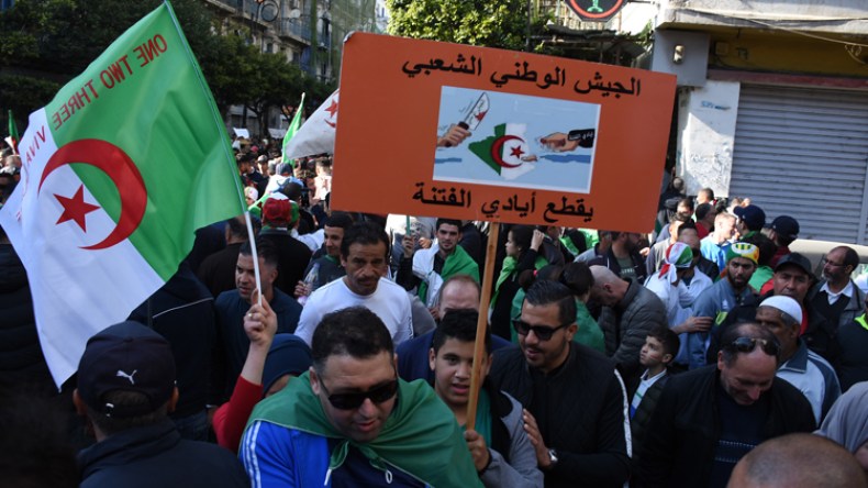 الجيش هو الشعب