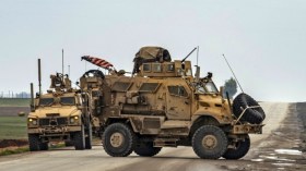 شاهد.. مواجهة بين مركبتين أمريكية وروسية في سوريا