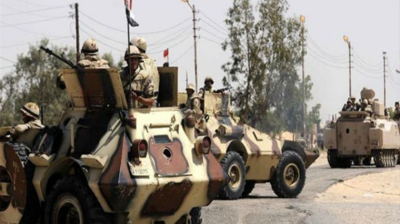 مقتل جنود وضباط ومسلحين في هجمات على مواقع أمنية شمال سيناء