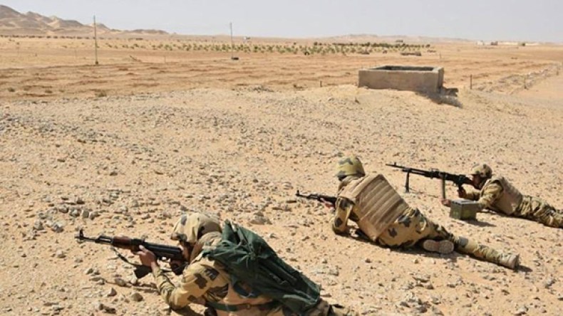 مقتل ثلاثة عسكريين و52 مسلحاً في سيناء