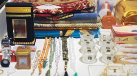 “هديّة الحج”.. ضغط نفسي ومادي يُرهق كاهل الحجاج والمعتمرين