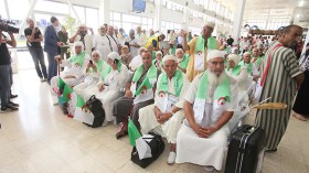 “يا حجاج.. ردوا جميل الدولة وأحسنوا تمثيل الجزائر”!