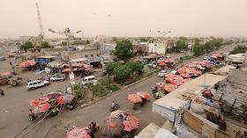 لو فيغارو: هناك قوات فرنسية في اليمن