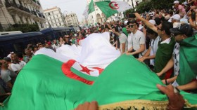 “الحرية والعدالة” يثمن استمرار الحراك السلمي