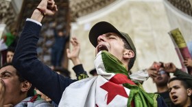 الحراك يسقط رئاسيات جويلية