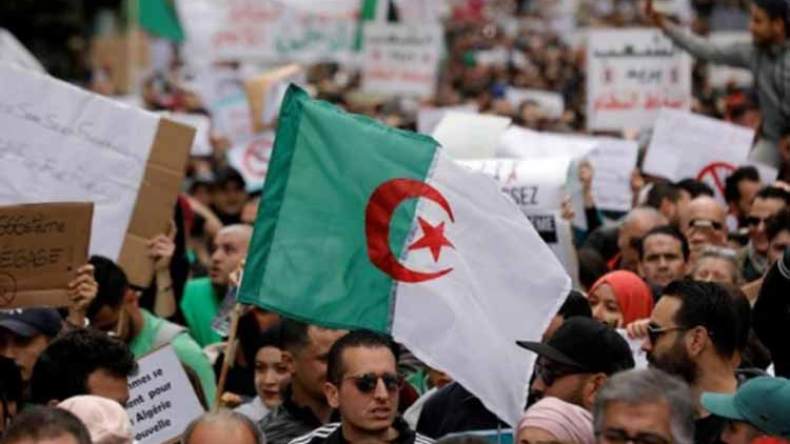 20 مليون “محلّل سياسيّ” والحلّ ليس غدا!