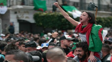 التخوين يهدم الأوطان..!