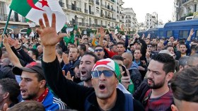 تبون يرسم 22 فيفري يوما وطنيا