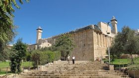 الاحتلال يغلق الحرم الإبراهيمي في الخليل