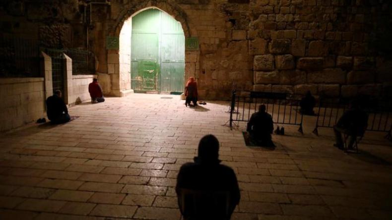 استمرار تعليق دخول المصلين إلى الأقصى