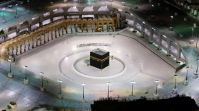 هكذا أصبحت الصلاة بالحرم المكي في زمن كورونا