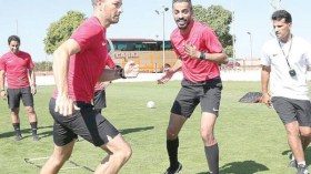 الفيفا يهدد مستقبل الحكام المساعدين