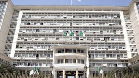 الحكومة “تشتري” السلم الاجتماعي بـ75 مليار دولار في 2019!