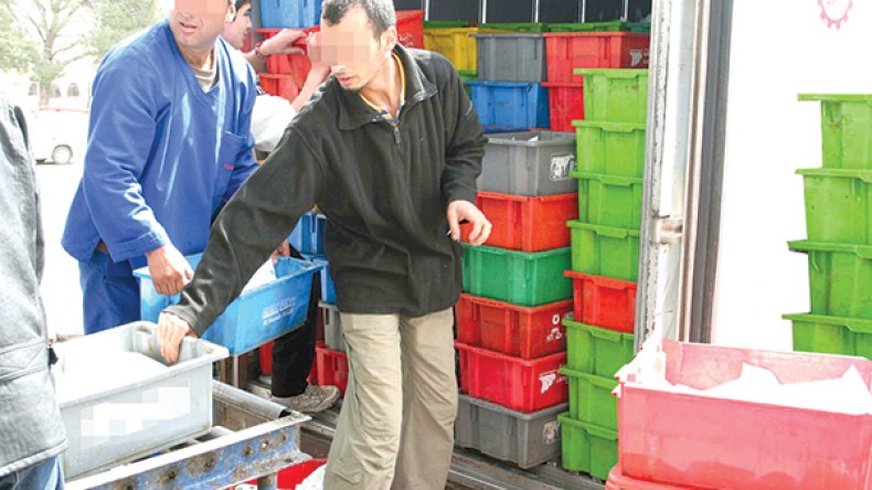 توقيف تعسفي يحيل عشرات موزعي الحليب ببئر خادم على البطالة