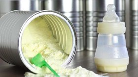 مجمع “جيكا” يحرق 714 طن من حليب الأطفال المستورد الفاسد