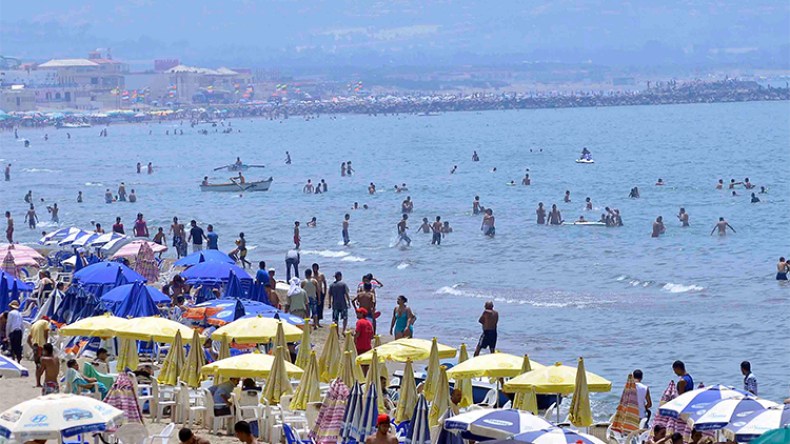 شاطئ الحمدانية بشرشال تحت سيطرة العصابات