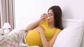 علاجات منزلية فعالة لالتهاب الحلق لدى الحوامل