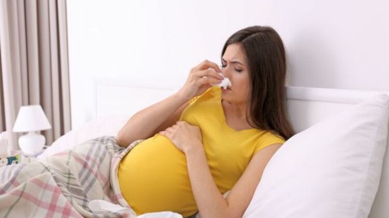 علاجات منزلية فعالة لالتهاب الحلق لدى الحوامل