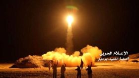 السعودية تعترض صاروخين بالستيين فوق الرياض