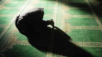 فرصتنا لنذوق حلاوة الخشوع