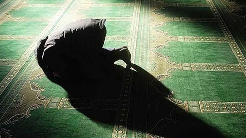 فرصتنا لنذوق حلاوة الخشوع