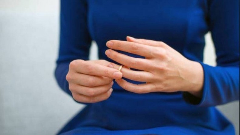 نساء خلعن أزواجهن وعدن إلى الدراسة والتدريس