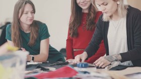 خياطات يحققن أرباحا طائلة تثير حسد ذوات المناصب