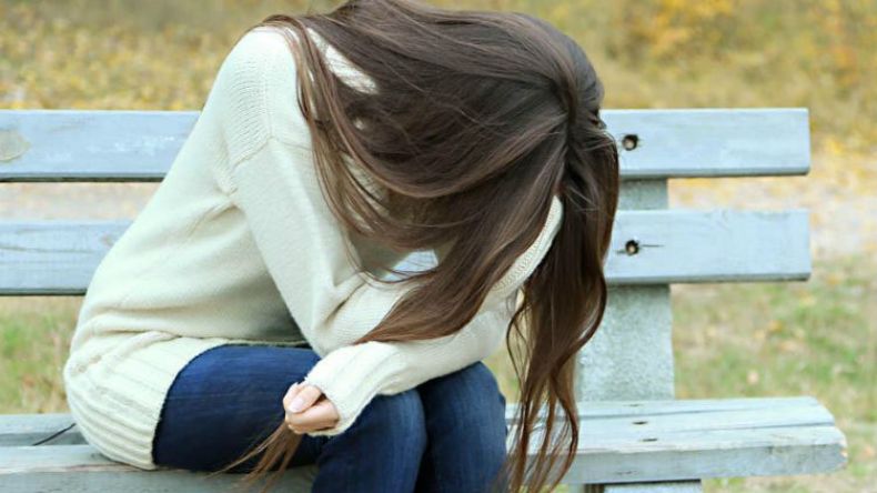 أشعر بالعار لأني خنت زوجي في عقر الدار!