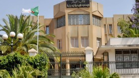 المجتمع المدني بحي الهضبة الخضراء يفتح النار على مدير ديوان الوالي المنتدب لدرارية