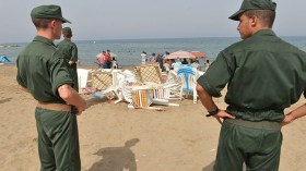 توقيف 6 أشخاص وحجز عشرات الخيم والشمسيات في مداهمات للدرك