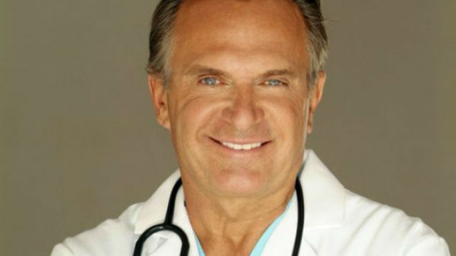 هذا ما ينصحك به جراح التجميل الشهير أندرو أوردون؟