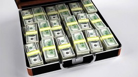 مغترب بأمريكا يحاول تهريب 60 ألف دولار!