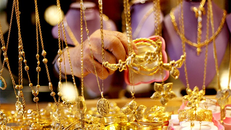 زوجان يحولان مسكنهما إلى ورشة لتصنيع الذهب المغشوش في العاصمةǃ