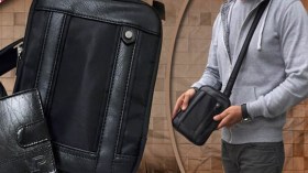 ذكور يتجولون بـالحقائب النسوية