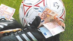 الكولسة والعنف والتحكيم تنذر بنهاية موسم كارثية