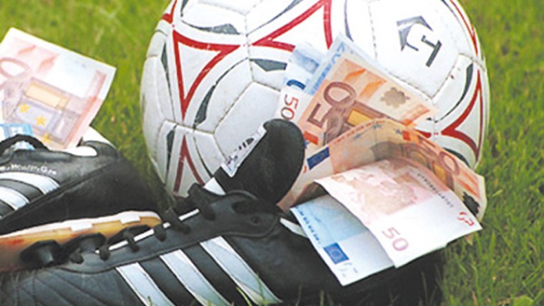 الكولسة والعنف والتحكيم تنذر بنهاية موسم كارثية