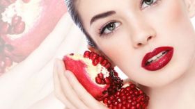 إليك خلطات الرمان الفعالة لتبييض البشرة؟!