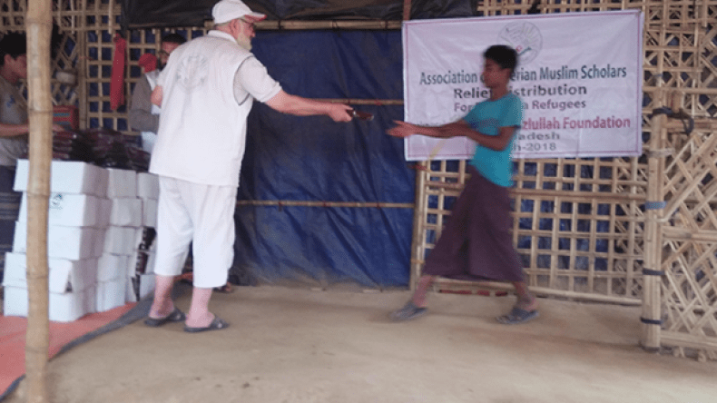 هدية الشعب الجزائري بين أيدي اللاجئين الروهينغا