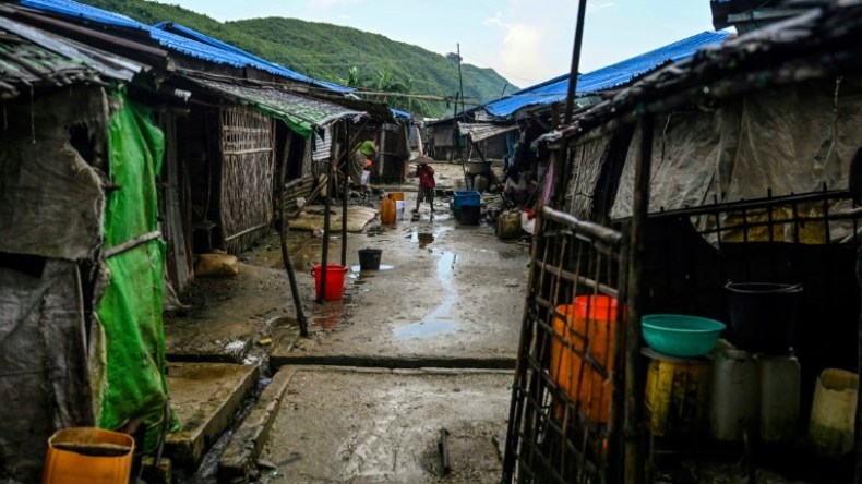 قتلى إثر غرق سفينة للاجئين الروهينغا في بنغلادش