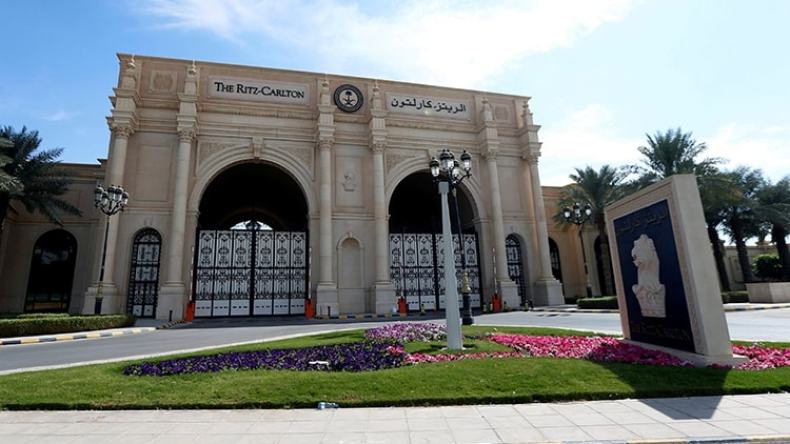 تقرير جديد يكشف تعرض المعتقلين للتعذيب والابتزاز