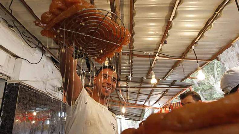 أجانب ينبهرون بالمأكولات التقليدية الجزائرية