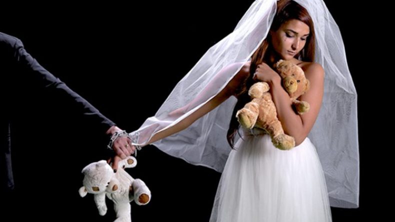 الوباء يدفع آلاف الفتيات اللاجئات إلى الزواج وترك الدراسة