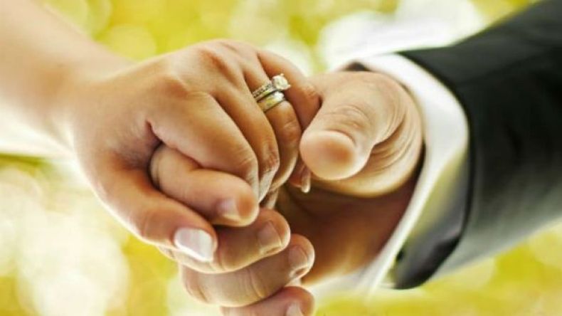 رغم الحظر.. جزائريون يصرون على الزواج في عز الوباء