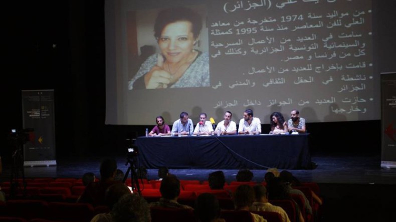 “الساكتة” تعيد تونس آيت علي عبر مسرح بجاية