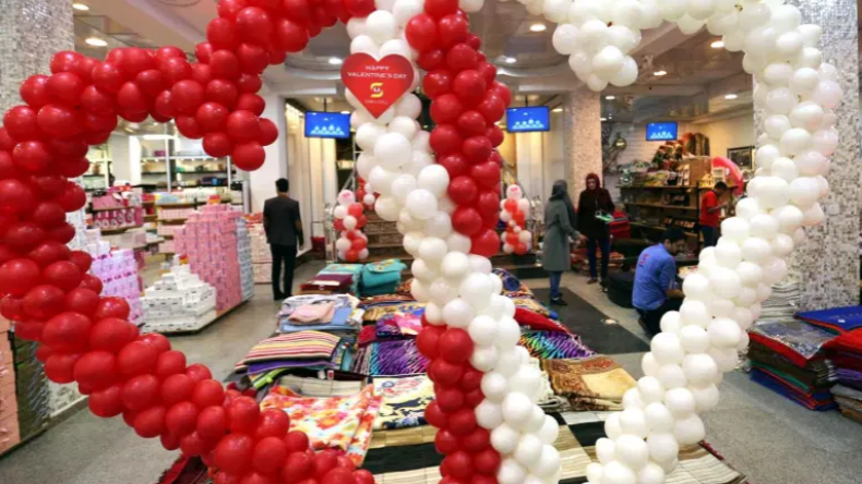 5 دول تمنع الاحتفال بـ “السان الفالنتان” وفتاوى تجيزه!