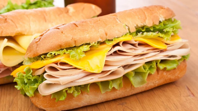 “ساندويتش” يقتل طفلا بسوق أهراس ويدخل شقيقه الإنعاش